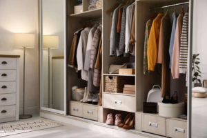 How to Declutter and Organize Your Closet