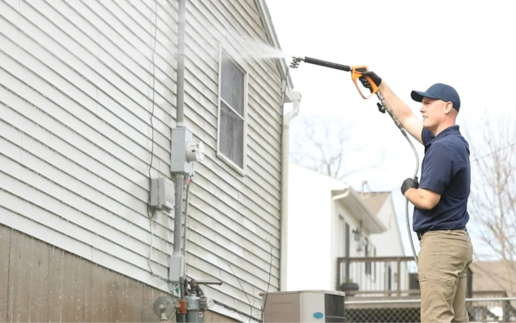 How to Clean Algae off House Siding